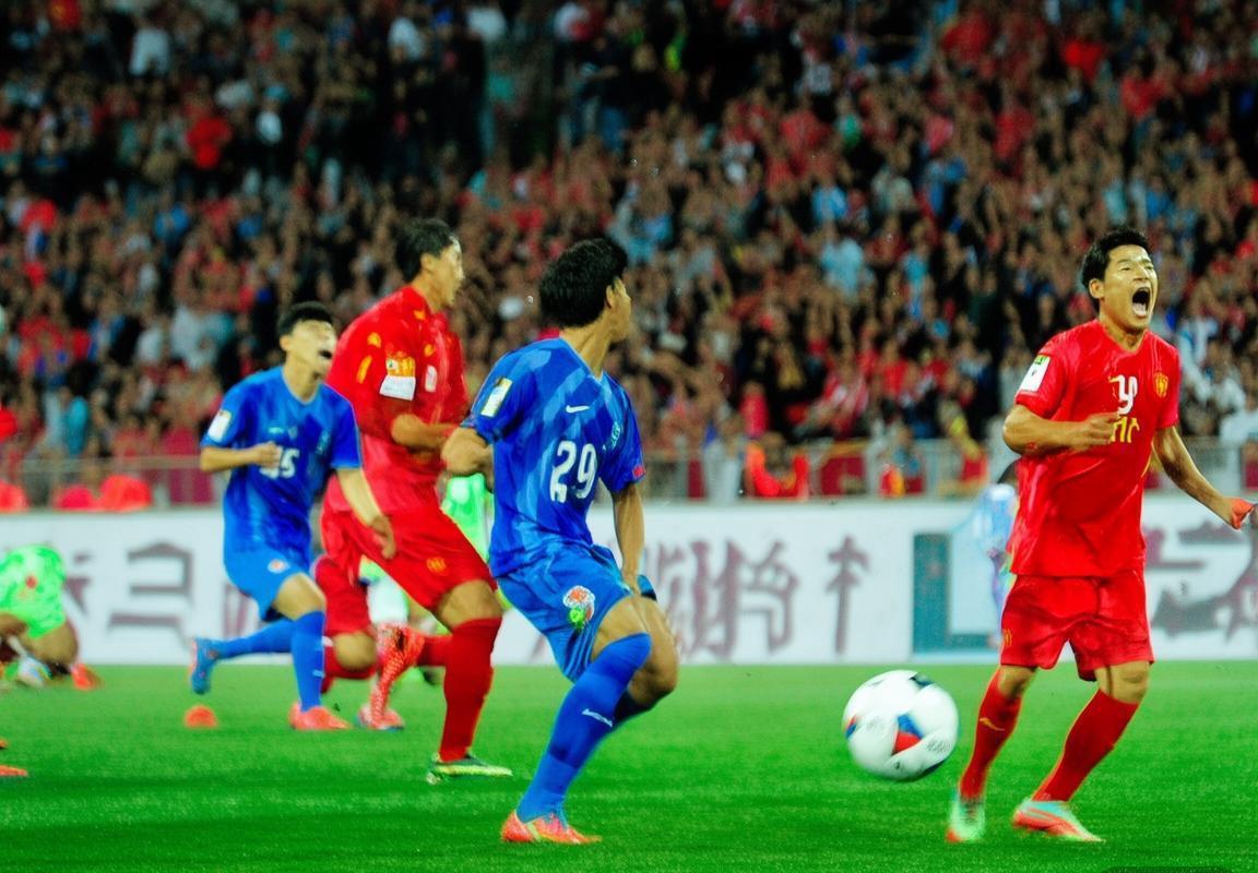 2017中韩足球争霸战：经典对决回顾与未来展望