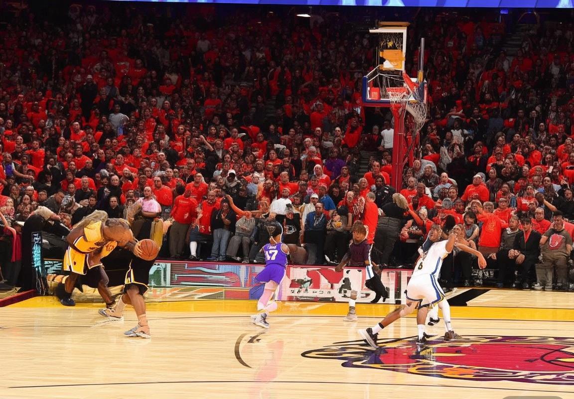 湖人勇士赛季对决：伤病压力下的巅峰对决